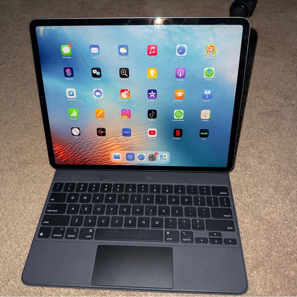 Apple iPad 12 pro 12.9 WiFi only